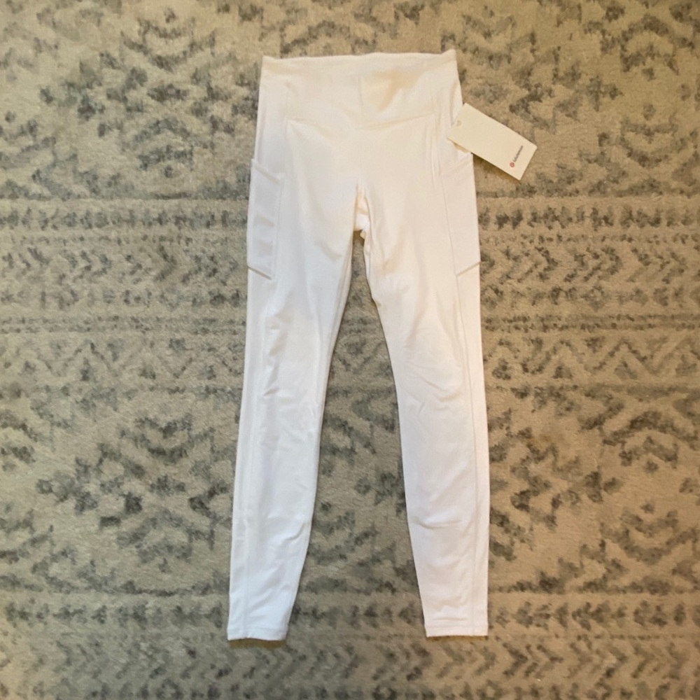 White lululemon leggings